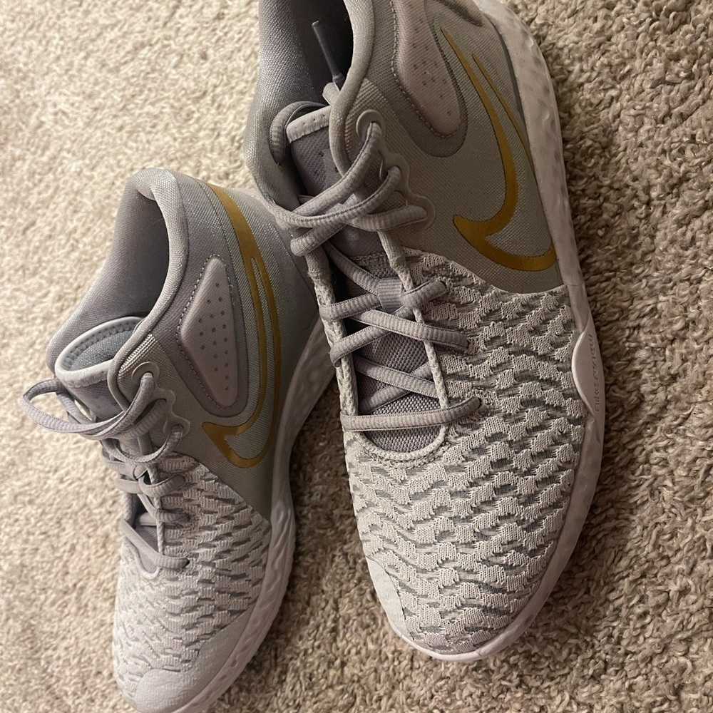 Nike KD basketball shoes 7y/8.5 women
